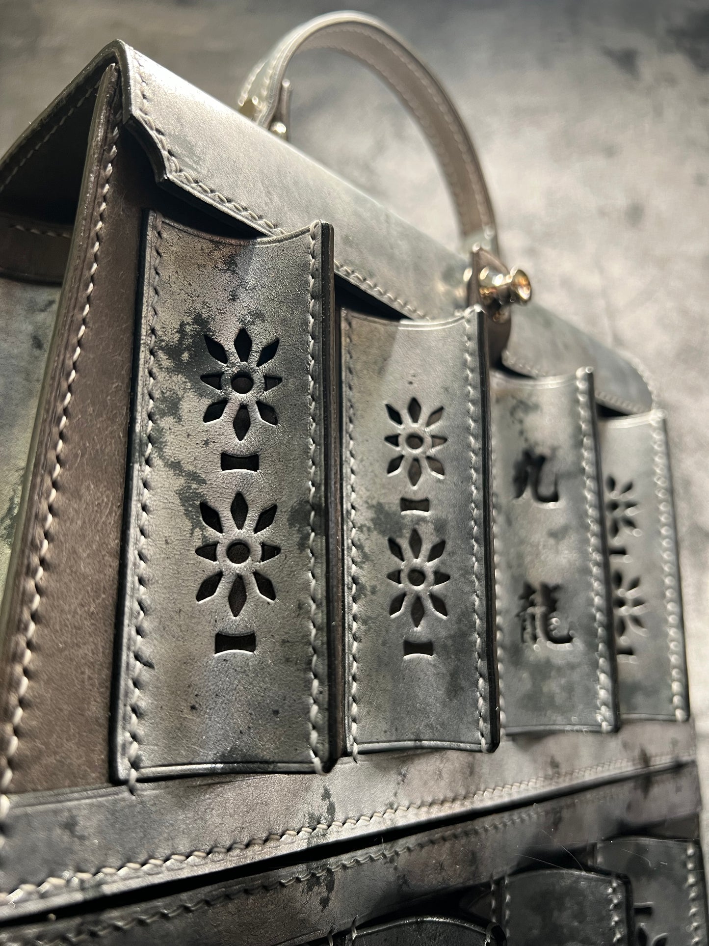 -Metallic Edition 立體鐵閘手袋S - 白鐵拼色版本