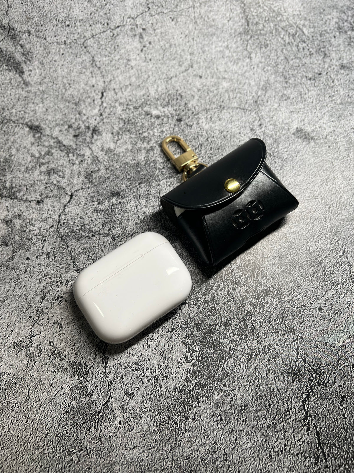 Airpod Pro 3 case -Old Mail box
