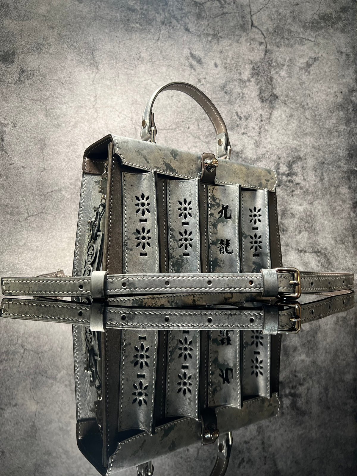 -Metallic Edition + Shoulder strap 立體鐵閘手袋S - 白鐵拼色+白鐵長帶