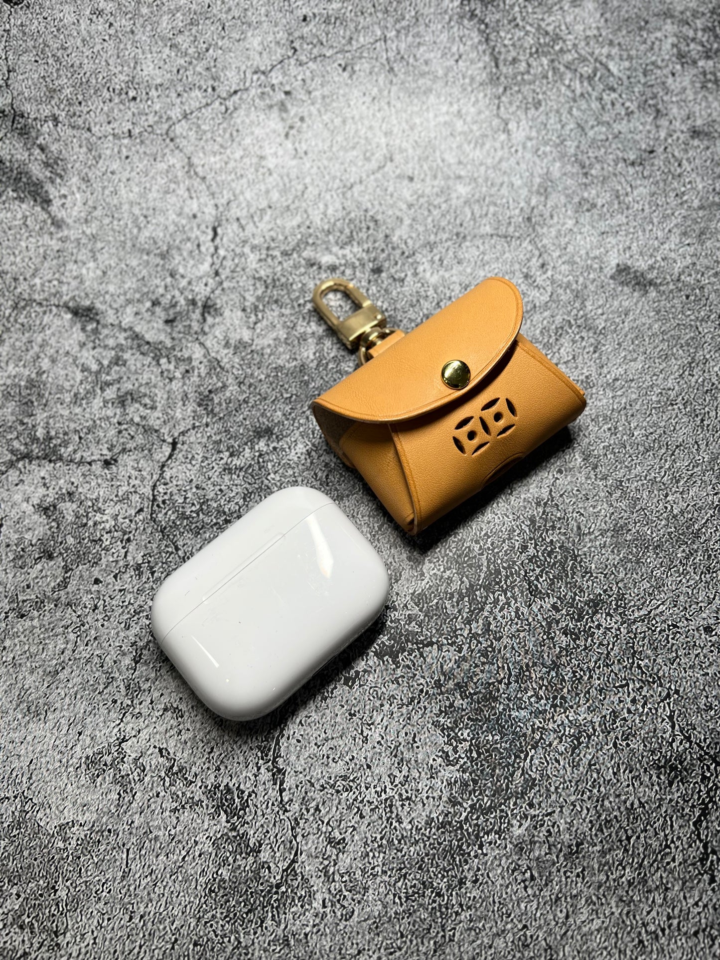 Airpod Pro 3 case -Old Mail box