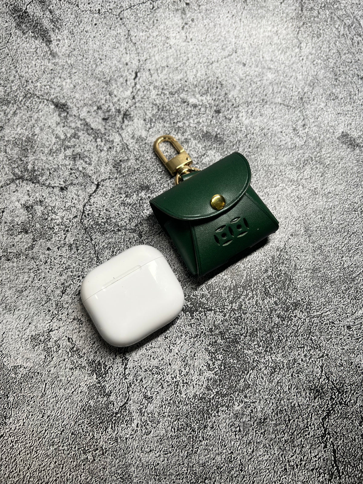 Airpod 4 case -Old Mail box