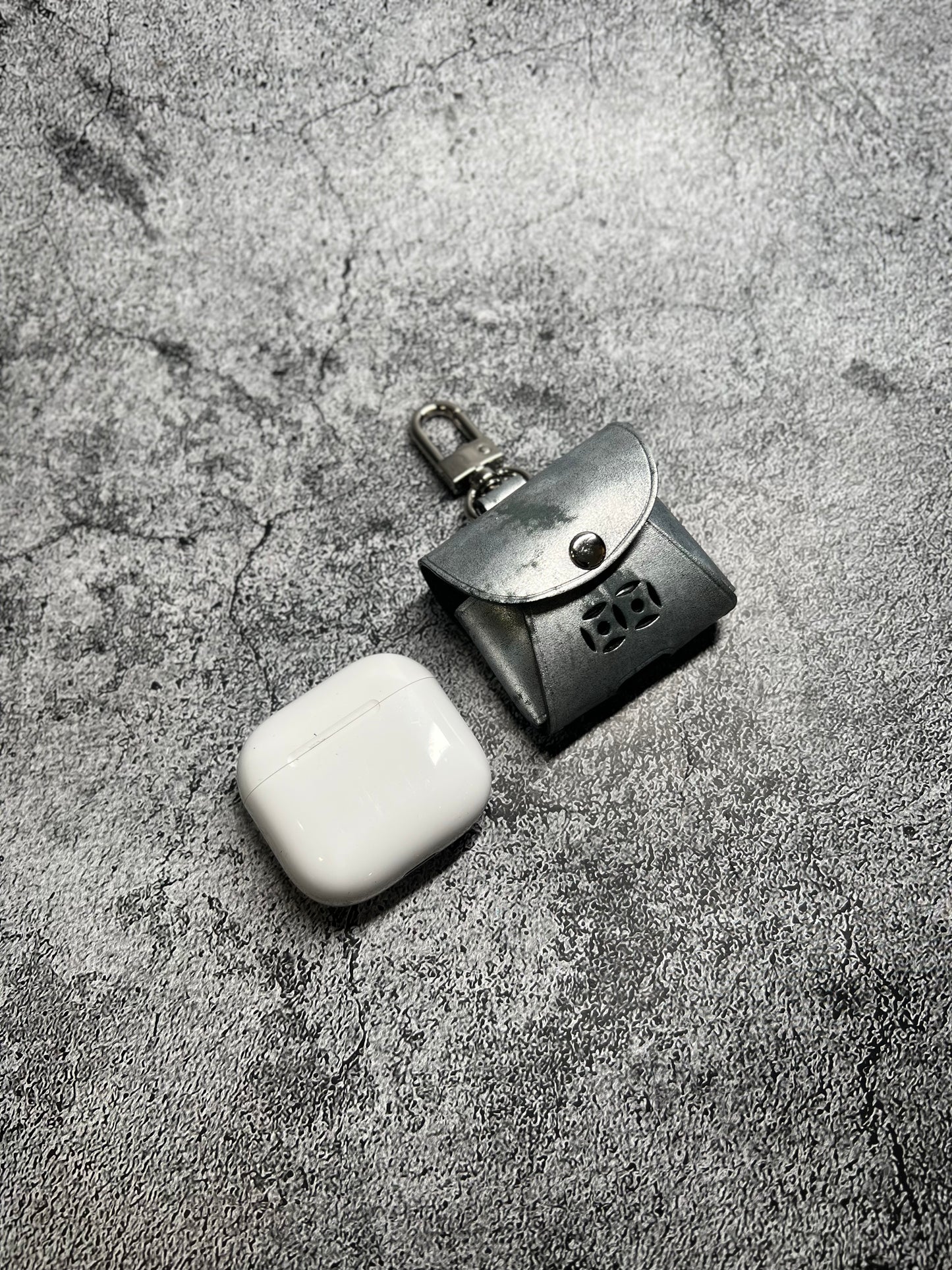 Airpod 4 case -Old Mail box